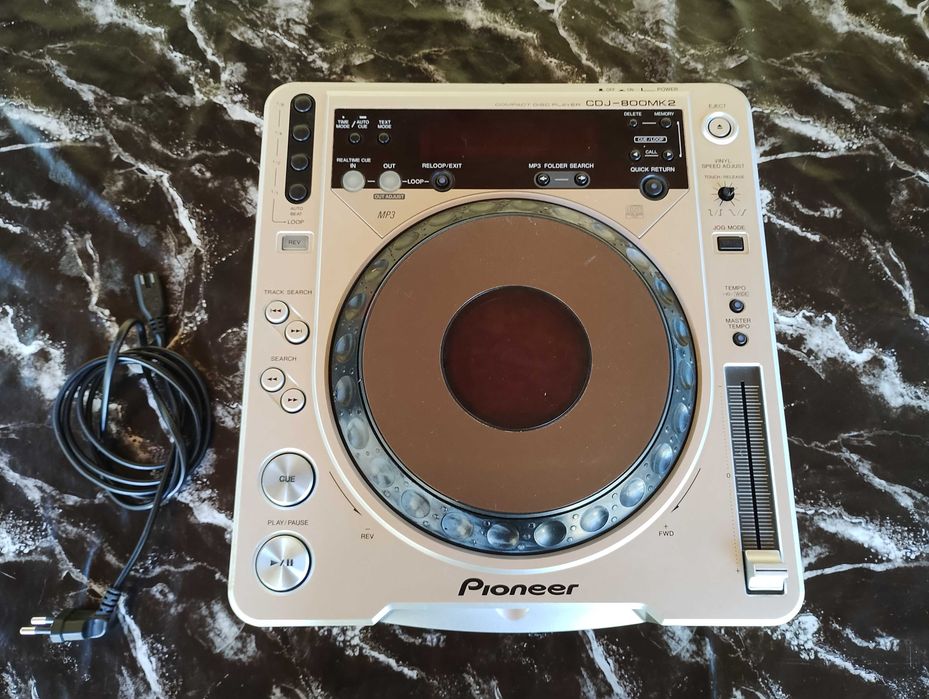 Pioner CDJ-800MK2 audio dj mixer