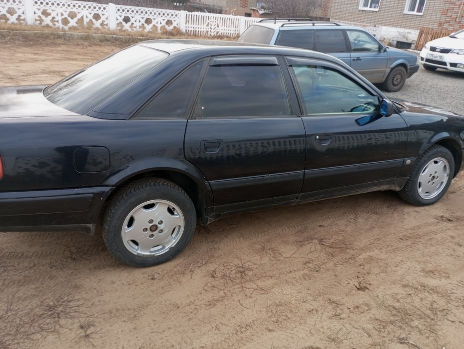 Продам Ауди 100 .