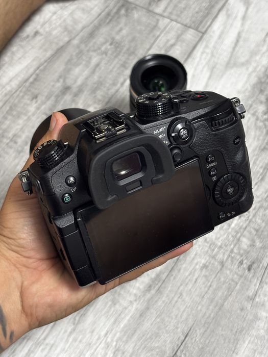 Vand Panasonic Gh5 cu 2 obiective