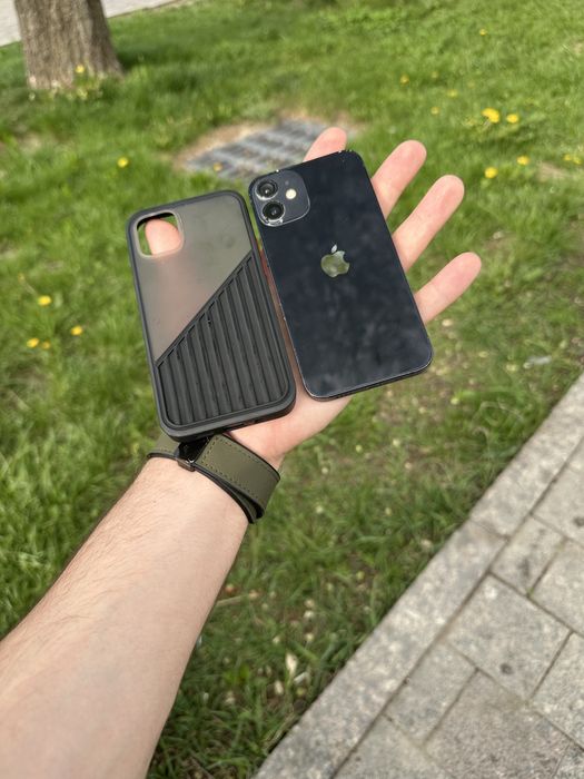 Продам телефон Айфон 12 Mini 256 Gb