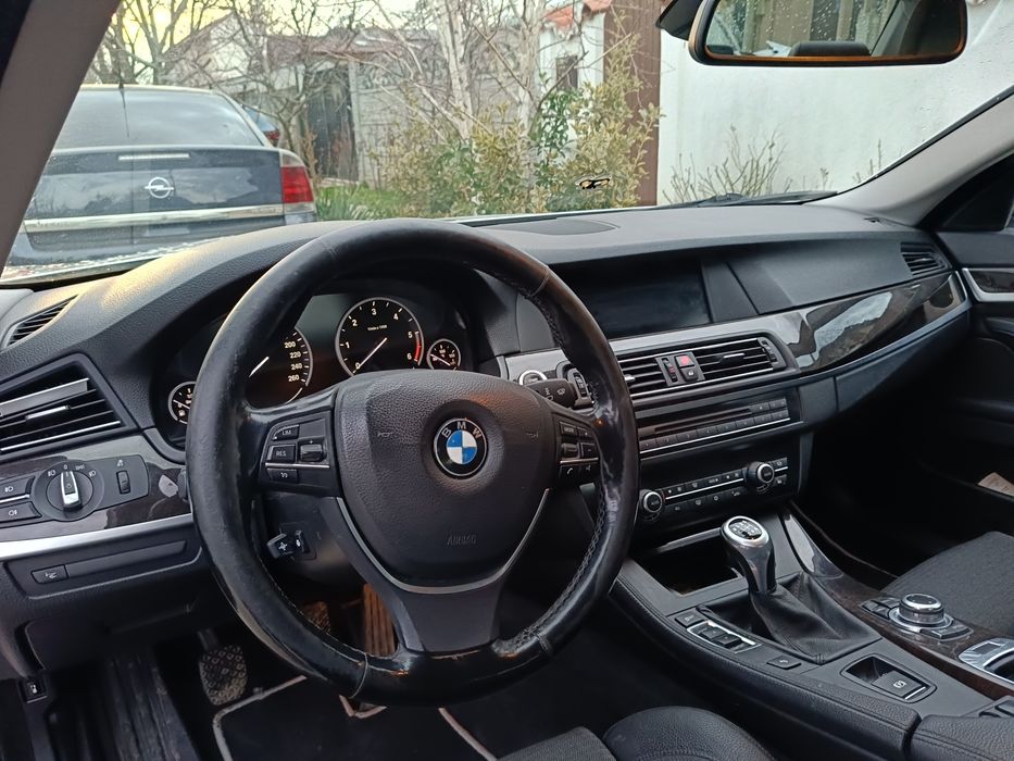 BMW SERIA 5 F10 525 2012 manuala