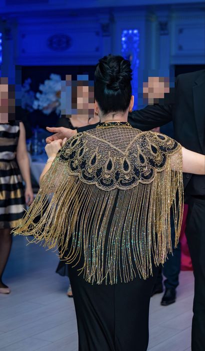 Capă din margele tip bijuterie