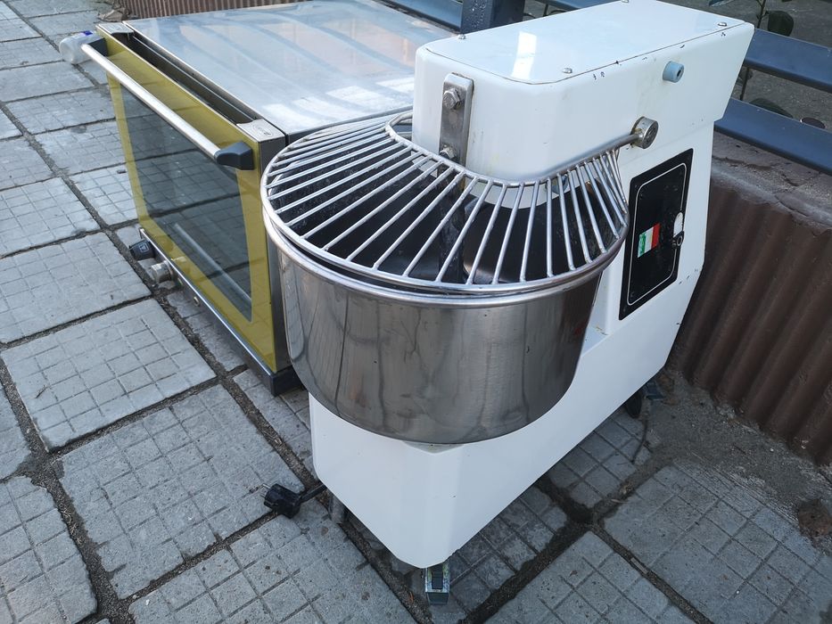 Професионална Машина за Тесто Пицария 50литра