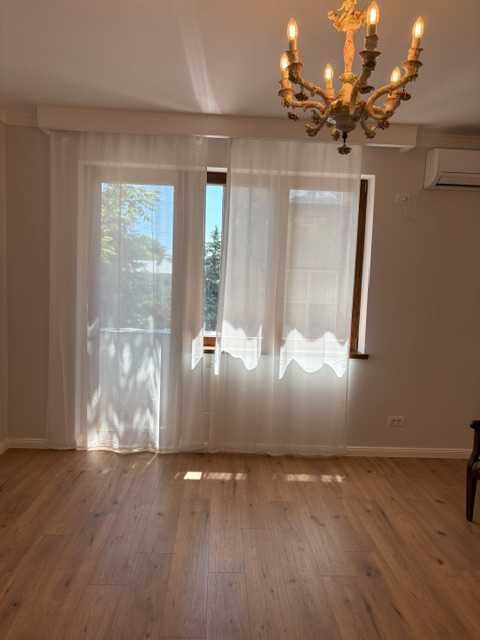 Apartament  interbelic de colectie