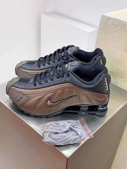 Оригинални мъжки маратонки Nike Air Shox R4