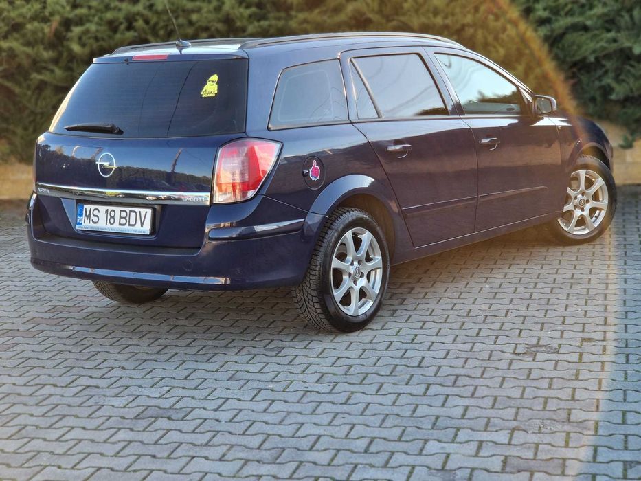 OPEL Astra 2005 — imagine 3