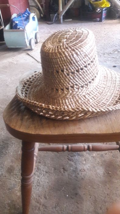 Pălărue de stuf autentică