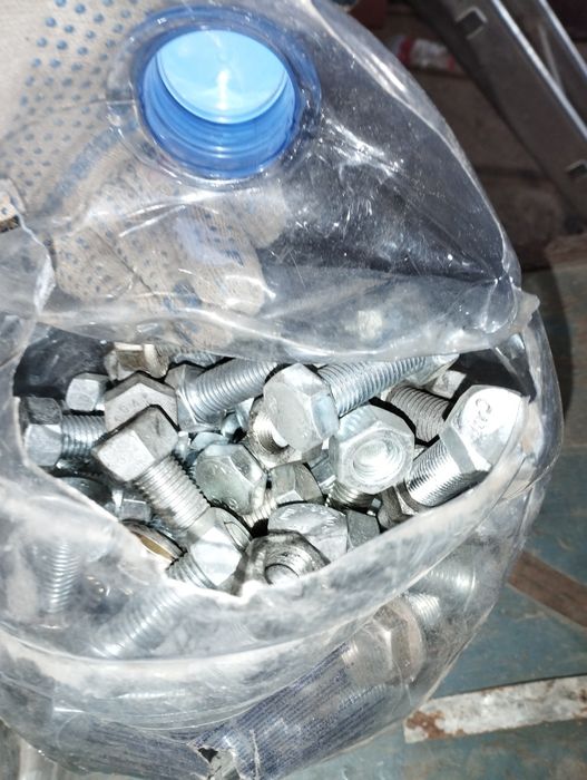 Продам болты гаики