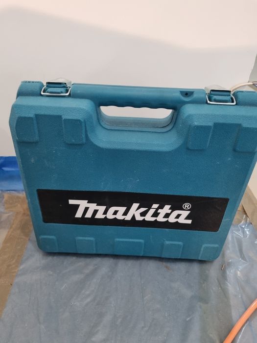 Filetantă Makita și rigolă cu scurgere verticală