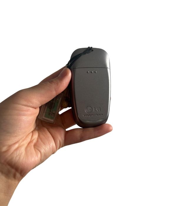 Телефон LG раскладушка