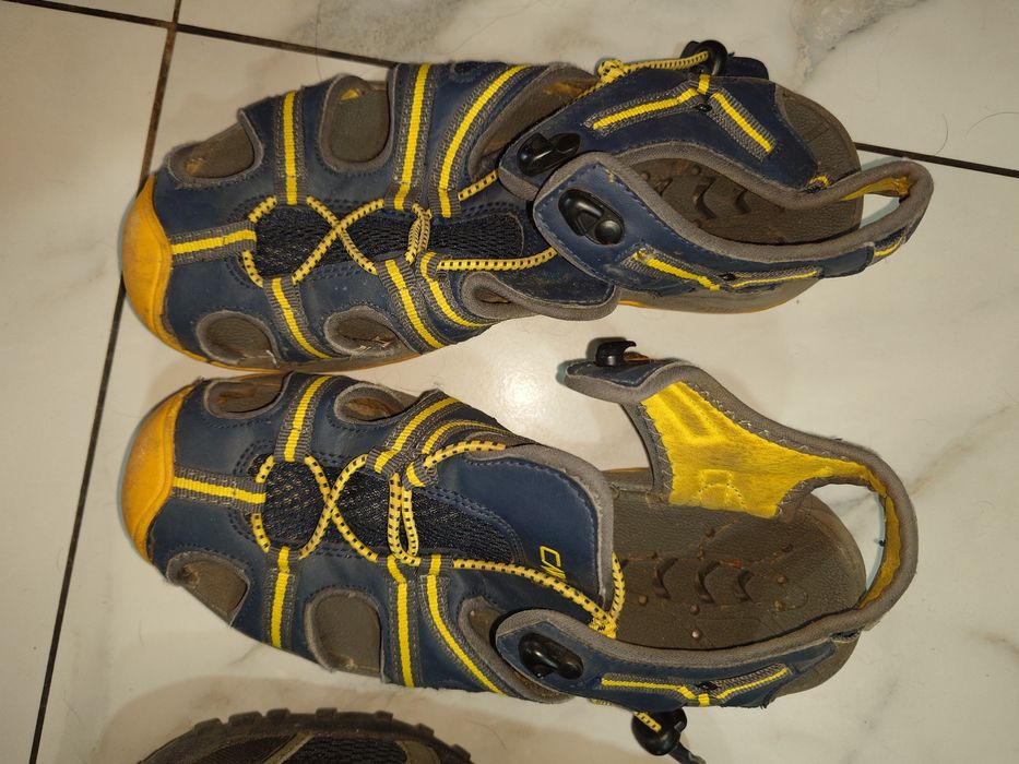 Два чифта сандали 37 номер