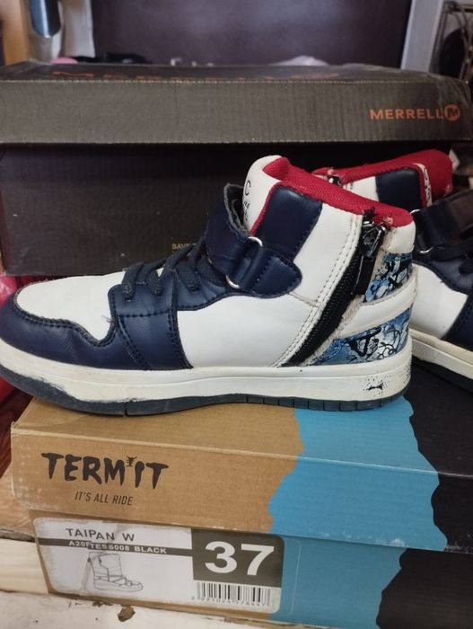 Продам кеды для мальчика