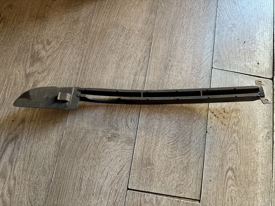 Grila in bara fata stinga si dreapta originale mercedes w123