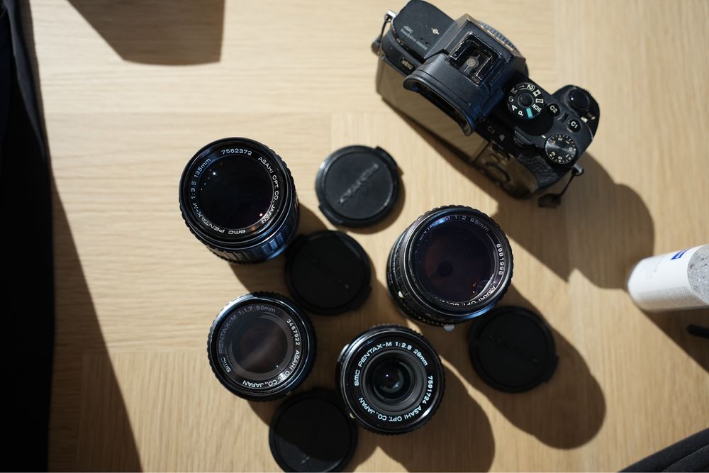 Sony A7S II Full Frame + 4 obiective Pentax-M + 5 baterii