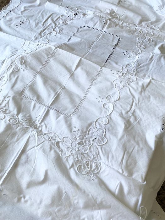 Ръчно бродирани покривки