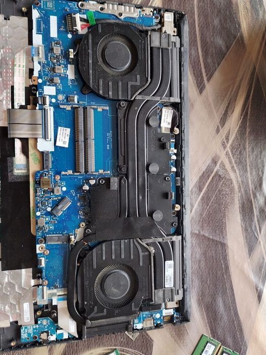 HP Victus 16 RTX 4050 – Части, DDR5 RAM, SSD, 144Hz дисплей,захранване