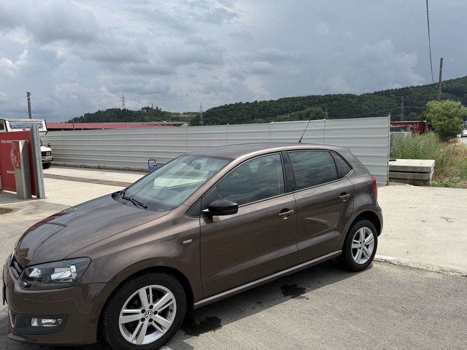VOLKSWAGEN Polo