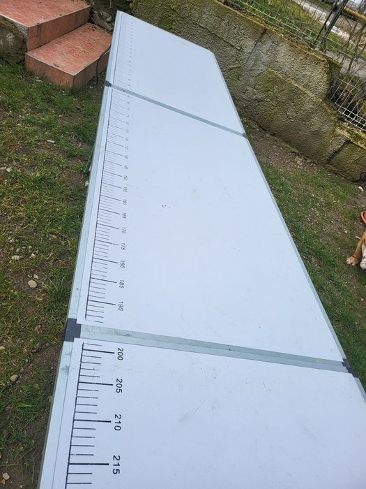 Vând masa.plianta ptr.piata