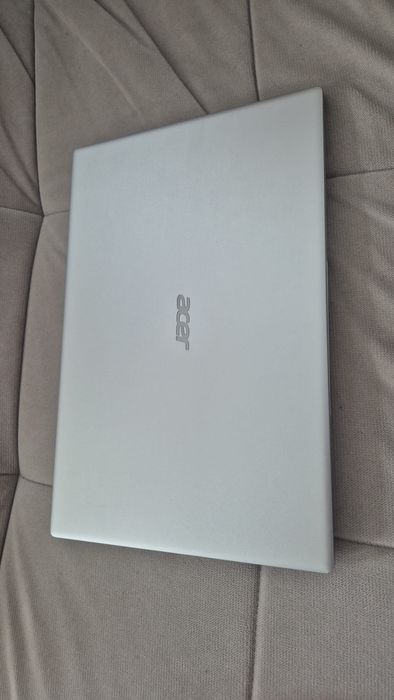 Vând laptop Acer Swift 3