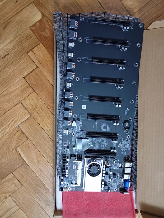 Дъно , дънна платка