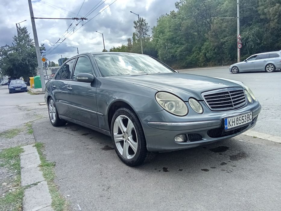 Мерцедес Е200 Компресор Фабричен Метан.Отличен