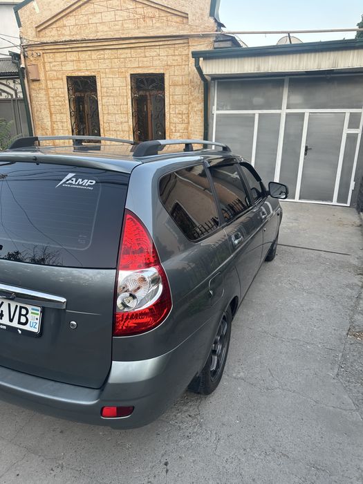 Продам приору 2171 в в идиальном  состоянии