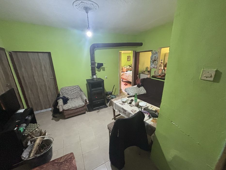 Продава се Къща в Стралджа - 850 кв.м за 27 €/кв.м - Снимка #3