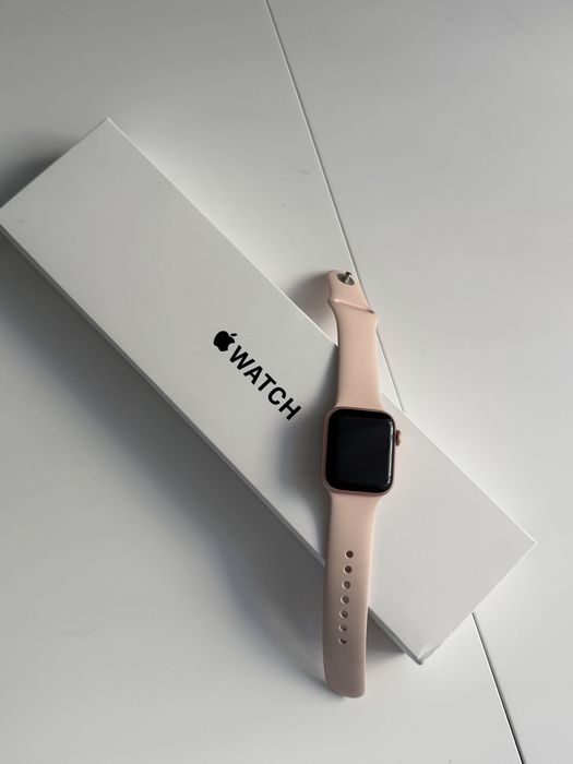 Продаю Apple watch se
