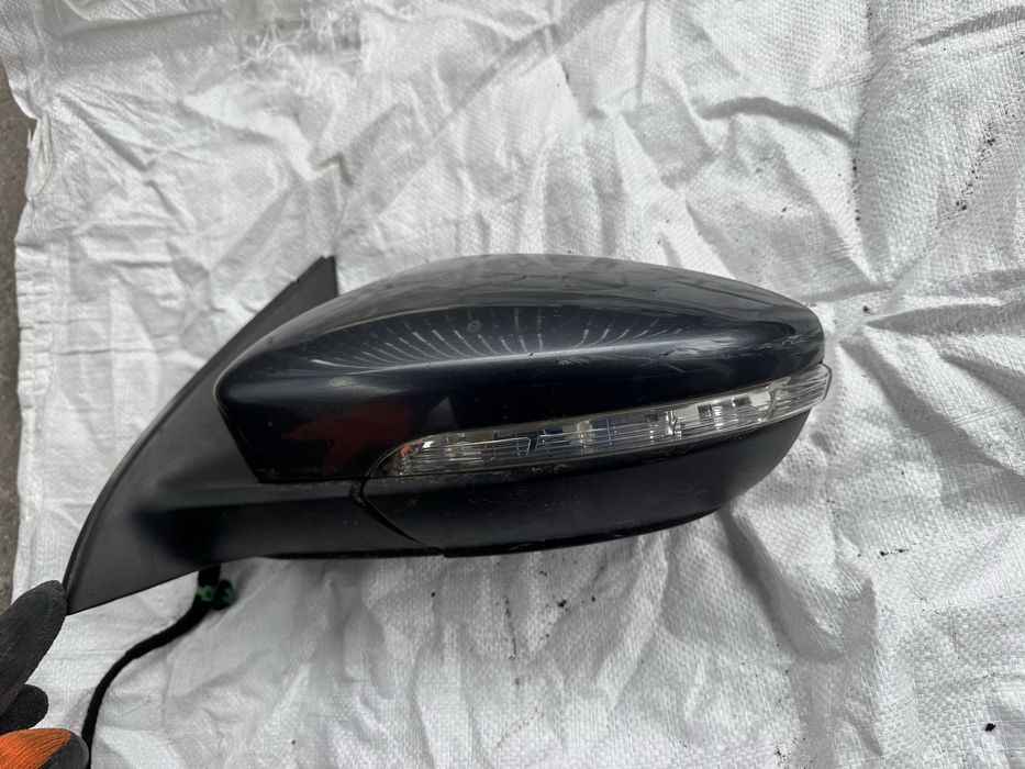 Oglinda stanga pt vw passat b7 pe verde cu lumina ambientala