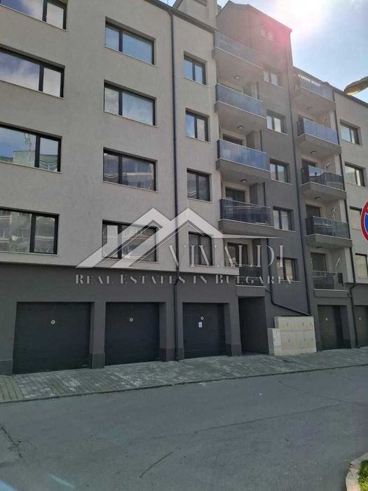Дава се под наем Двустаен апартамент в Варна, Център - 60 кв.м за 598.23 € - Снимка #14