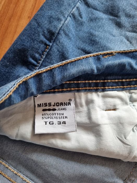 Pantaloni scurți damă