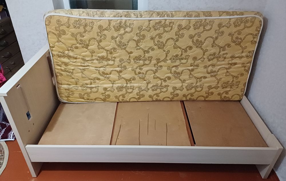 Продам кровать 90×200