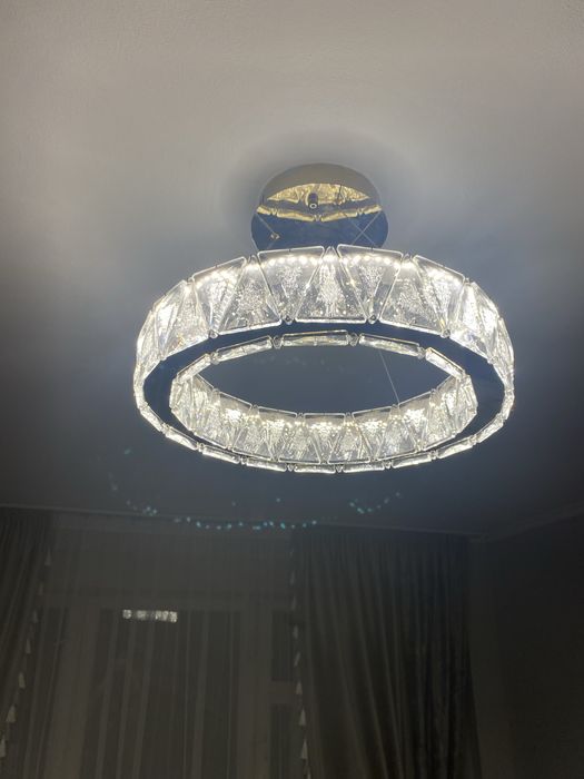 Люстра ( очень красивая )