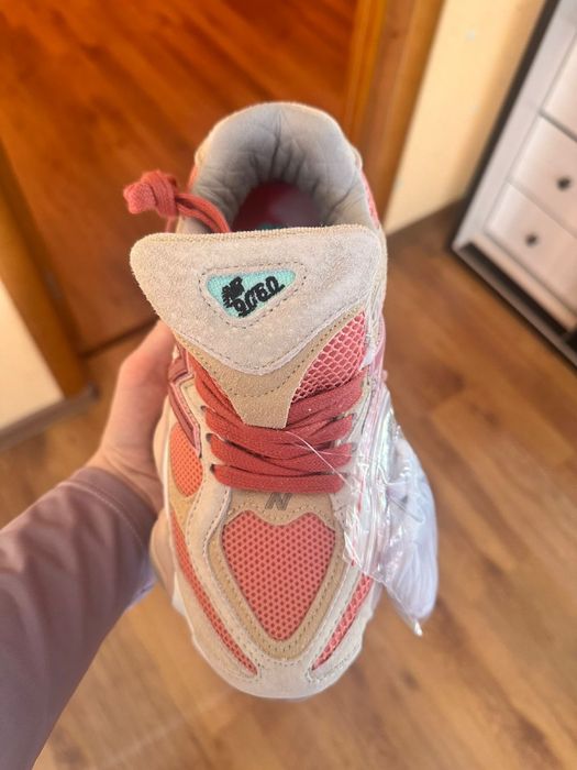 Продам кроссовки