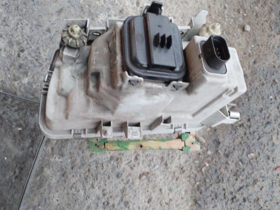 Десен фар за VW Polo, Polo Classic 97-2001 година