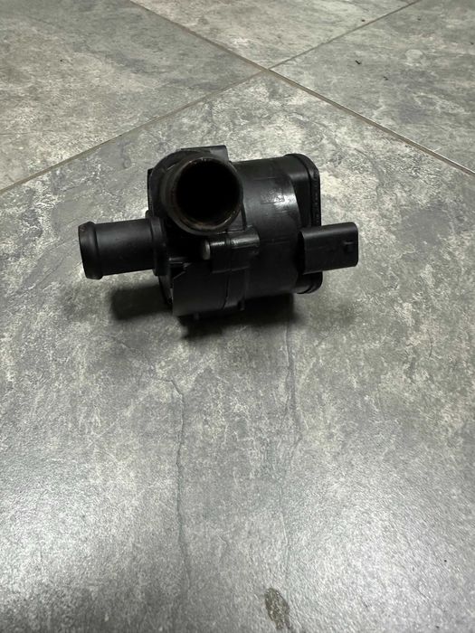 Volkswagen Pump BOSCH 5C0965567