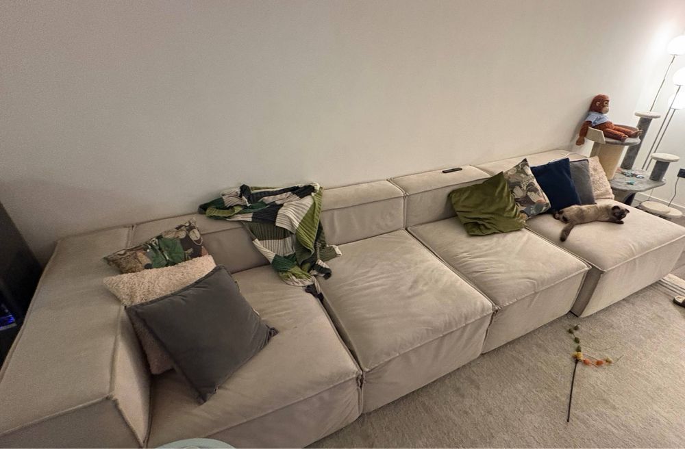 Продается диван в очень хорошем состоянии!