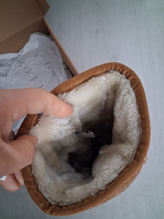 Vand UGG Australia  nr 35 dama