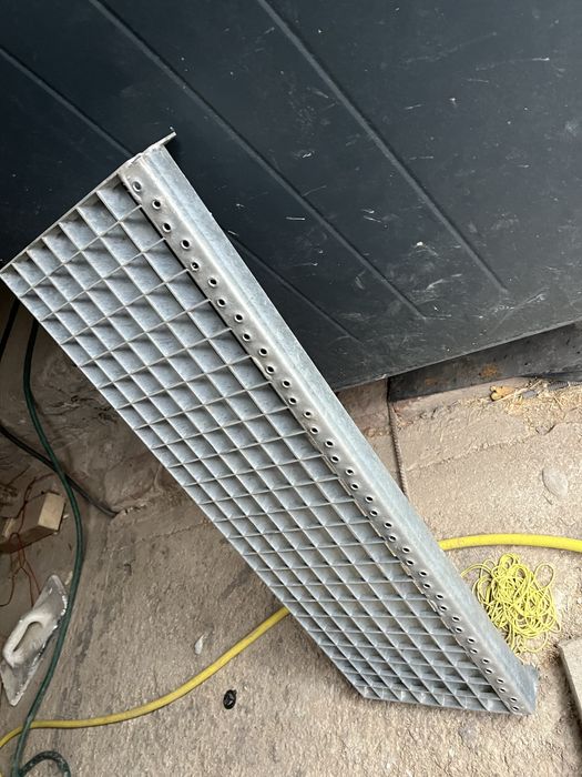 Trepte metalice 80x 27 cm