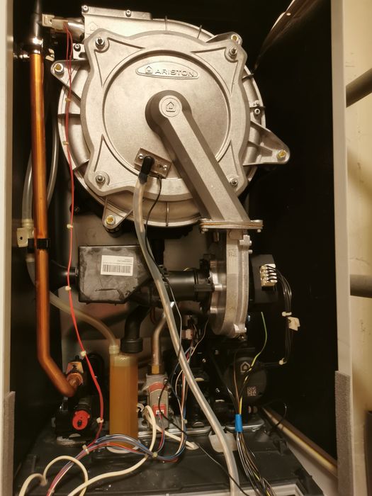 Centrala pe gaz Ariston Genus one system 30 (dezmembrez)