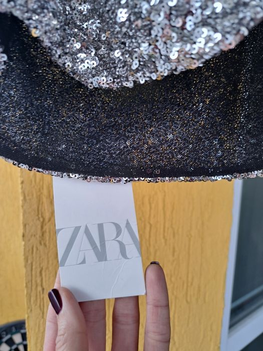 НОВ Сребрист Топ с пайети ZARA