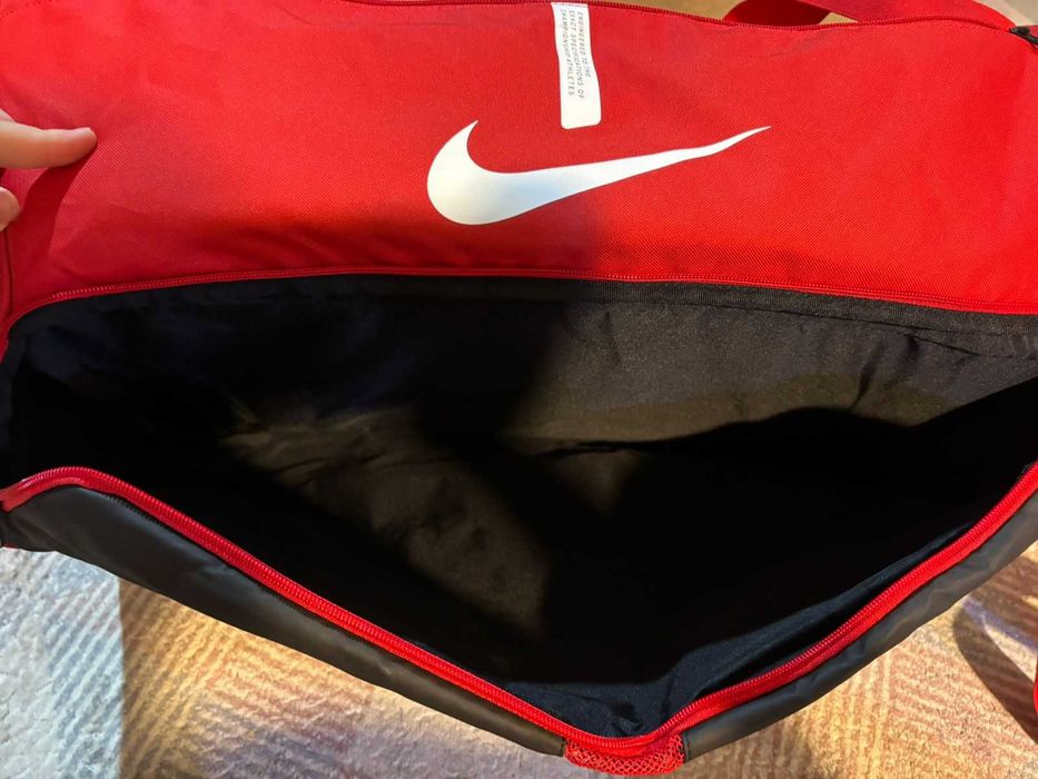 спортивная сумка Nike