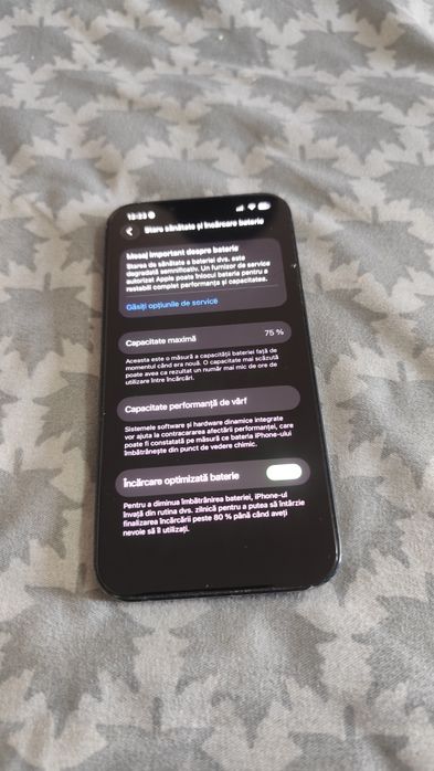 iPhone 13 și iPhone 11