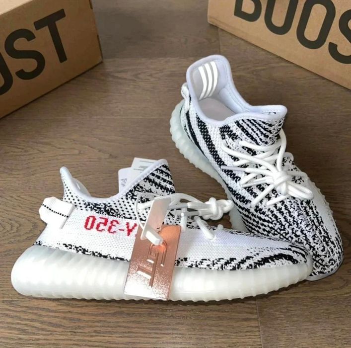 Adidas yeezy 350
Размери: 44 и 45