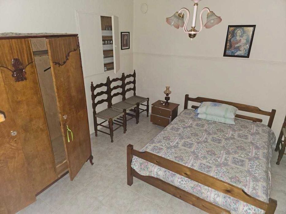 Продава се Къща в София, Център - 200 кв.м за 180 €/кв.м - Снимка #2