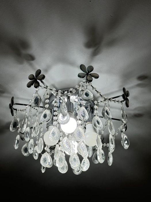 Продам люстра