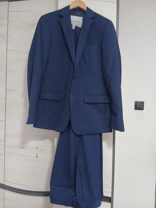 Costum elegant pentru barbati