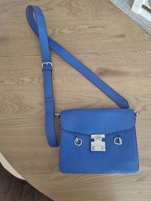 Дамска оригинална чанта Guess