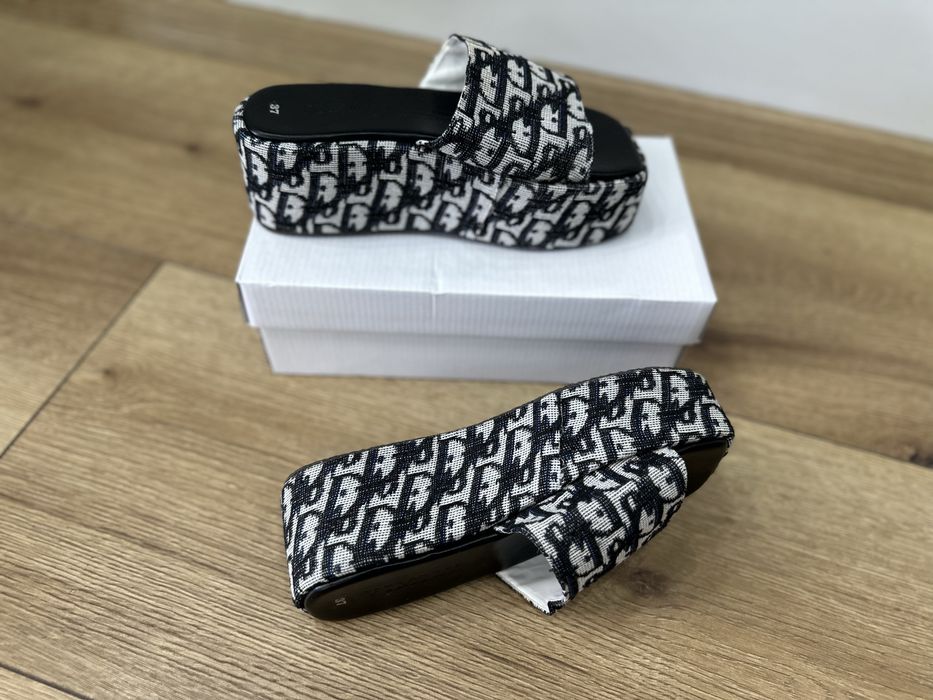 Дамски чехли Диор