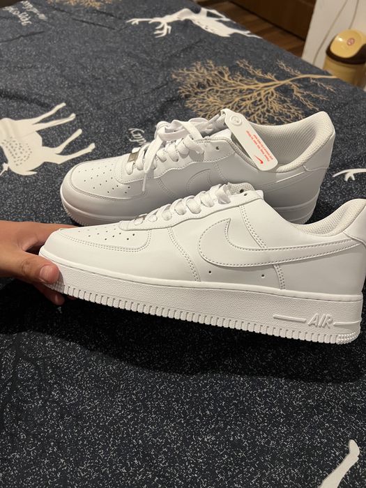 Air force 1 low.